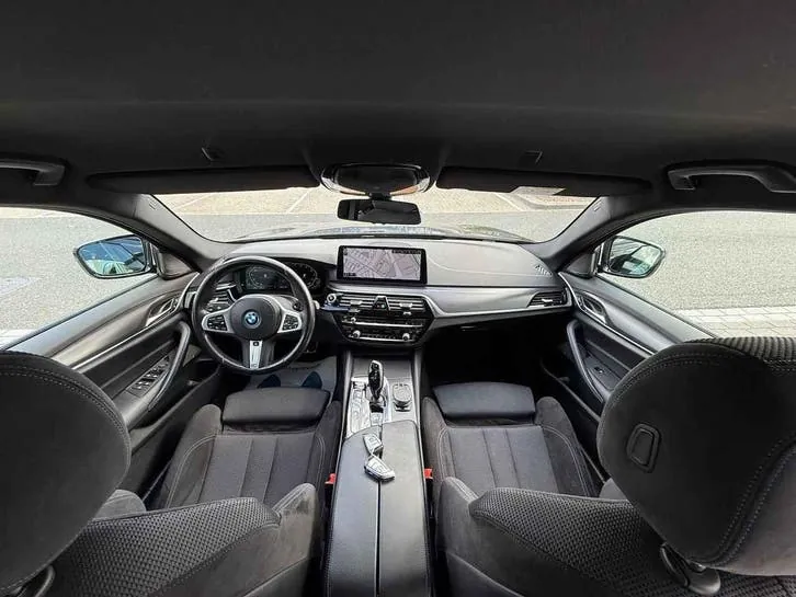 BMW 5-Serie 2021 photo 2