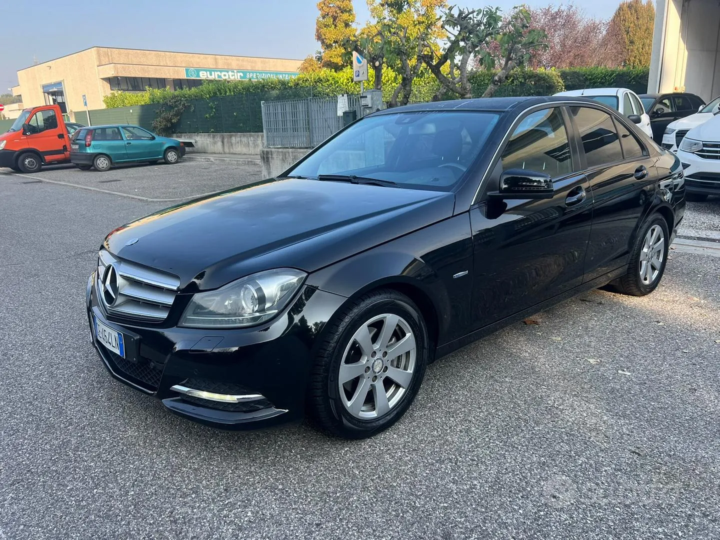 Mercedes-Benz C180 2011 photo 2