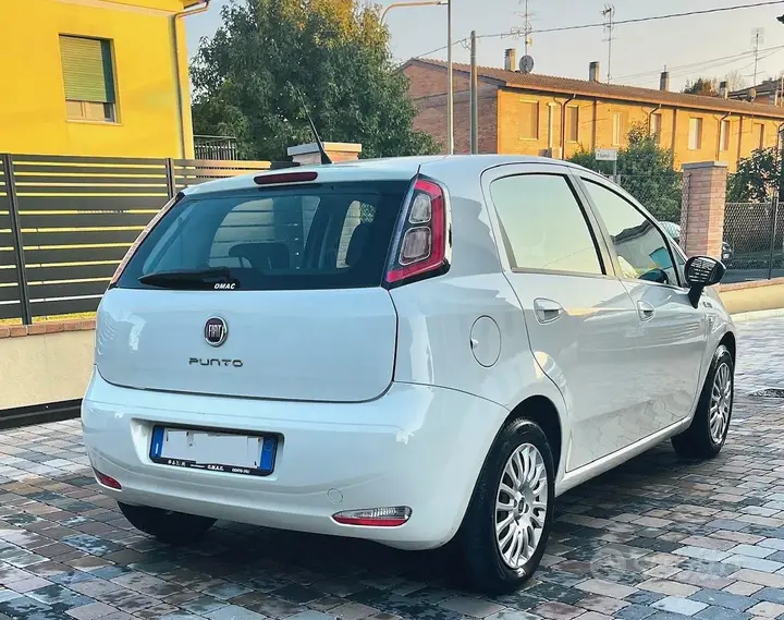 Fiat Punto 2014 photo 2