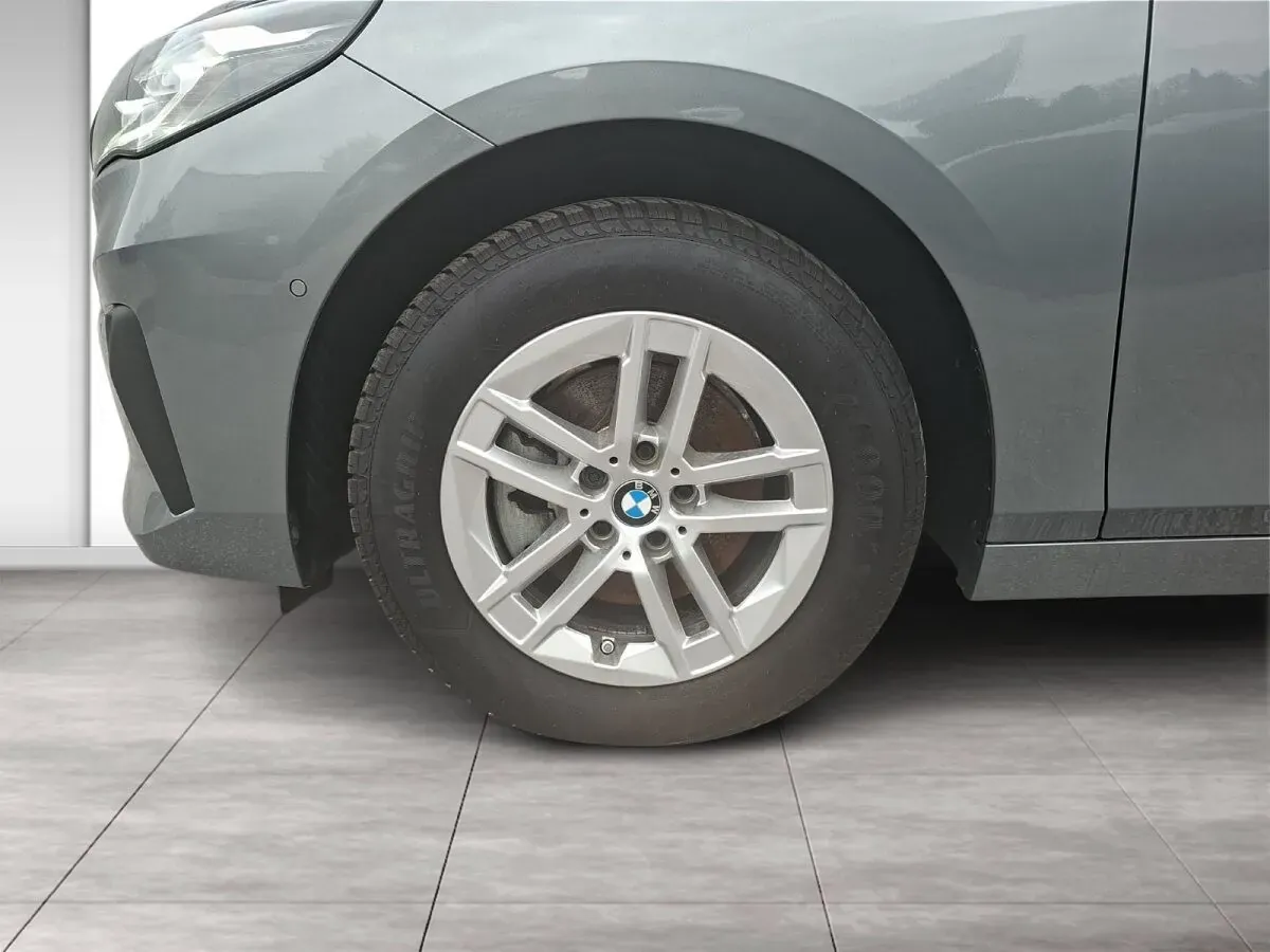 BMW 2 Series 2024 photo 3