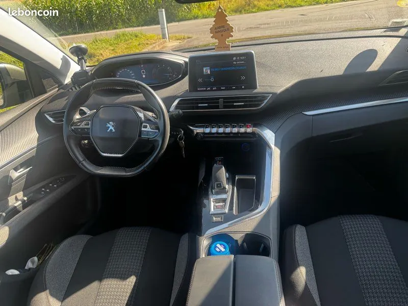 Peugeot 3008 2020 photo 3