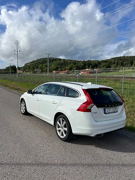 Volvo V60 2017 photo 2