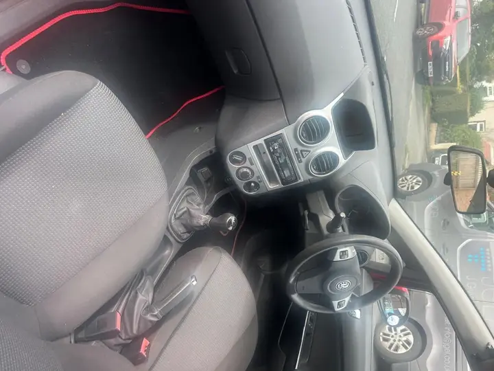 Vauxhall Corsa 2011 photo 2