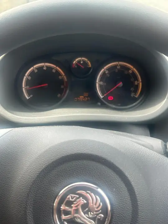 Vauxhall Corsa 2011 photo 4