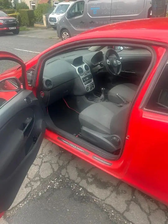 Vauxhall Corsa 2011 photo 5