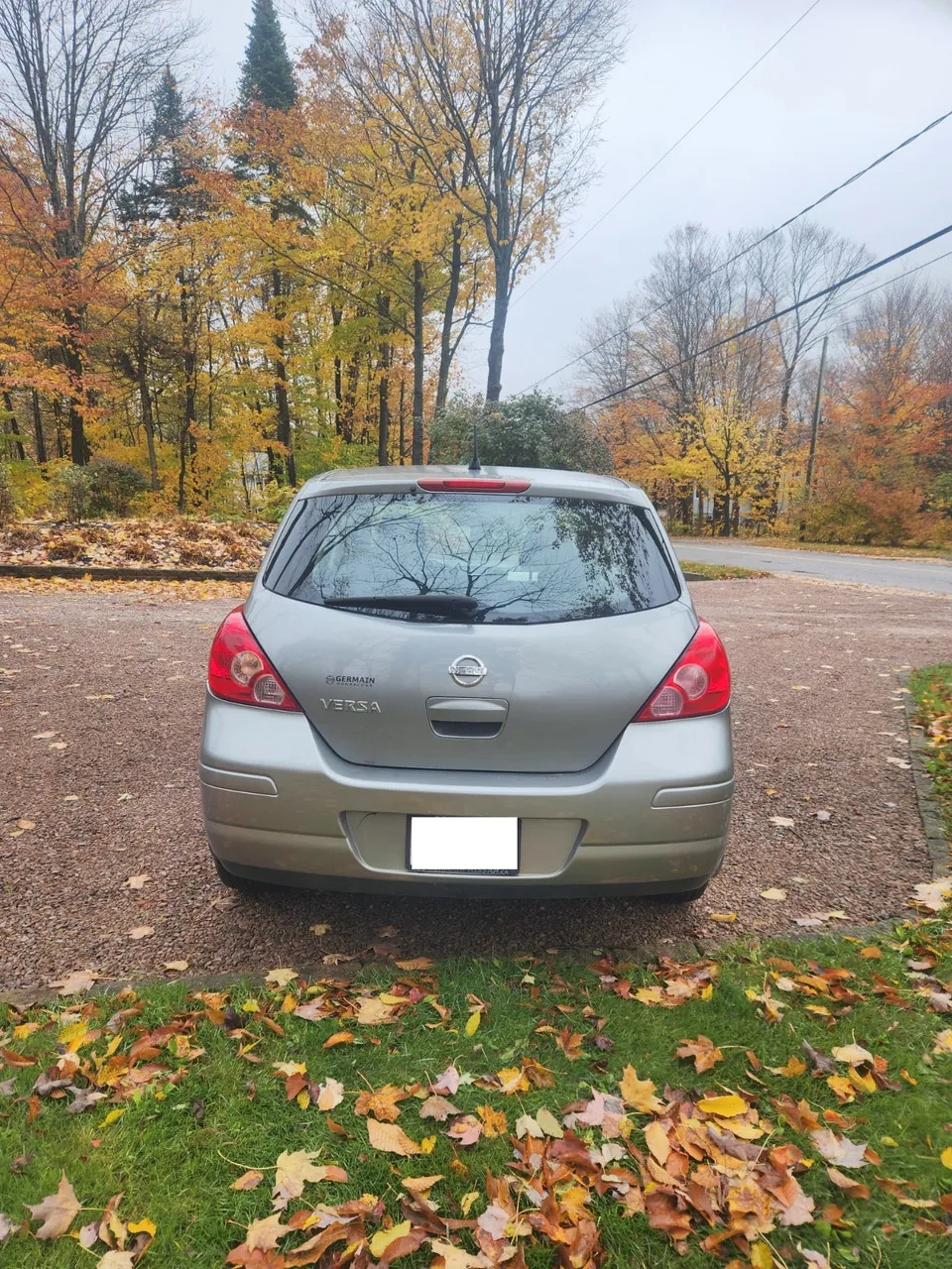 Nissan Versa 2010 photo 2