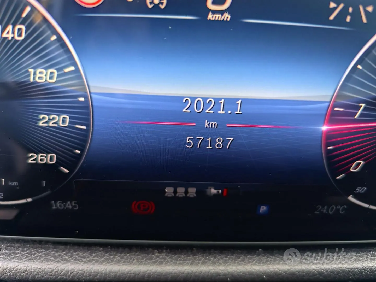 Mercedes-Benz Gla 2024 photo 5