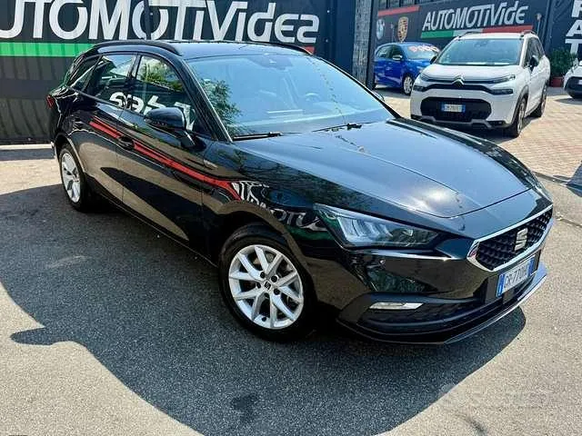Seat Leon 2023 photo 2