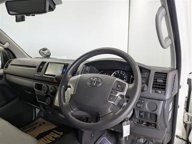 Toyota Hiace 2024 photo 4