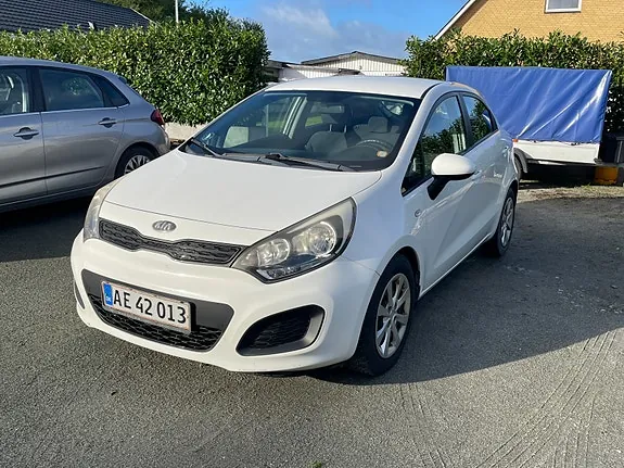 Kia Rio 2013 photo 2