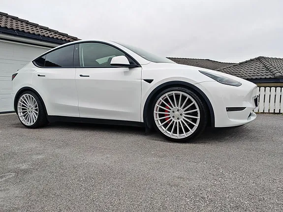 Tesla Model Y 2023 photo 5