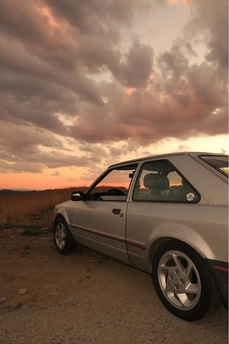 Ford Escort 1987 photo 2