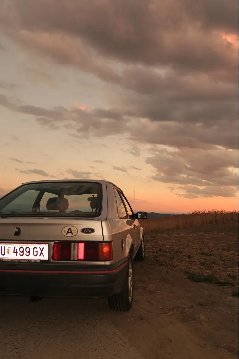 Ford Escort 1987 photo 3