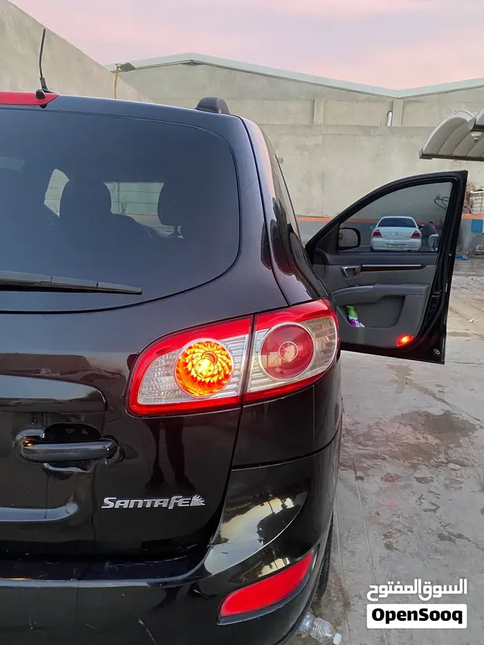 Hyundai Santa Fe 2011 photo 3