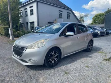 Peugeot 208 2012 photo 2