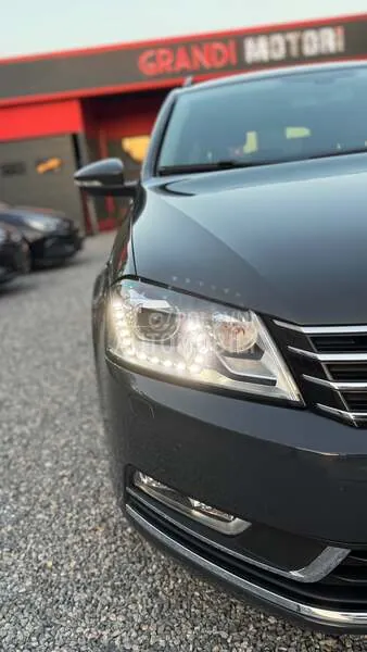 Volkswagen Passat 2011 photo 4