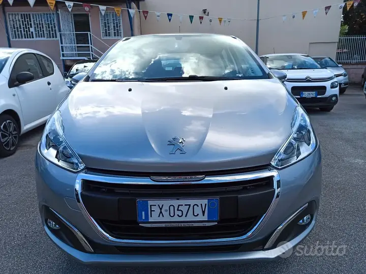 Peugeot 208 2019 photo 3