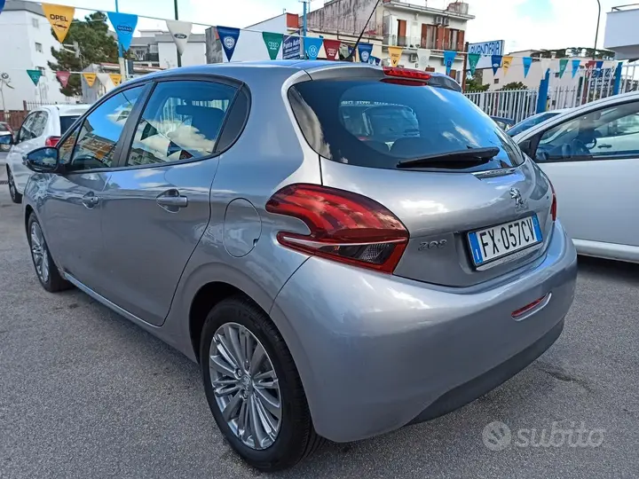 Peugeot 208 2019 photo 5