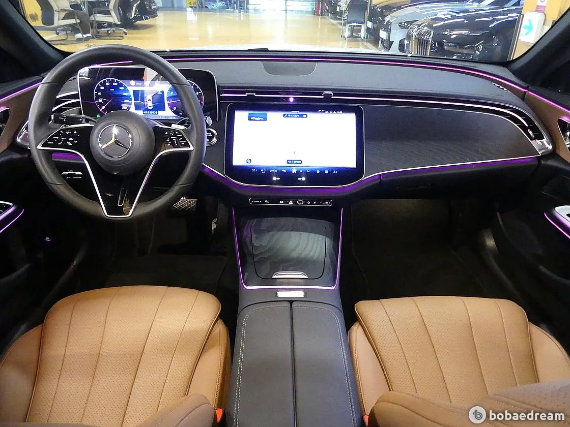Mercedes-Benz E-Class 2025 photo 4