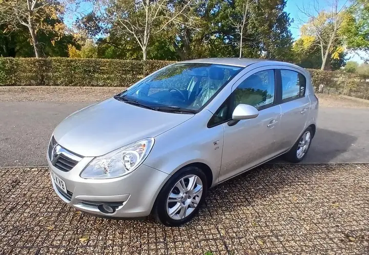 Vauxhall Corsa 2010 photo 3