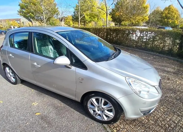Vauxhall Corsa 2010 photo 2