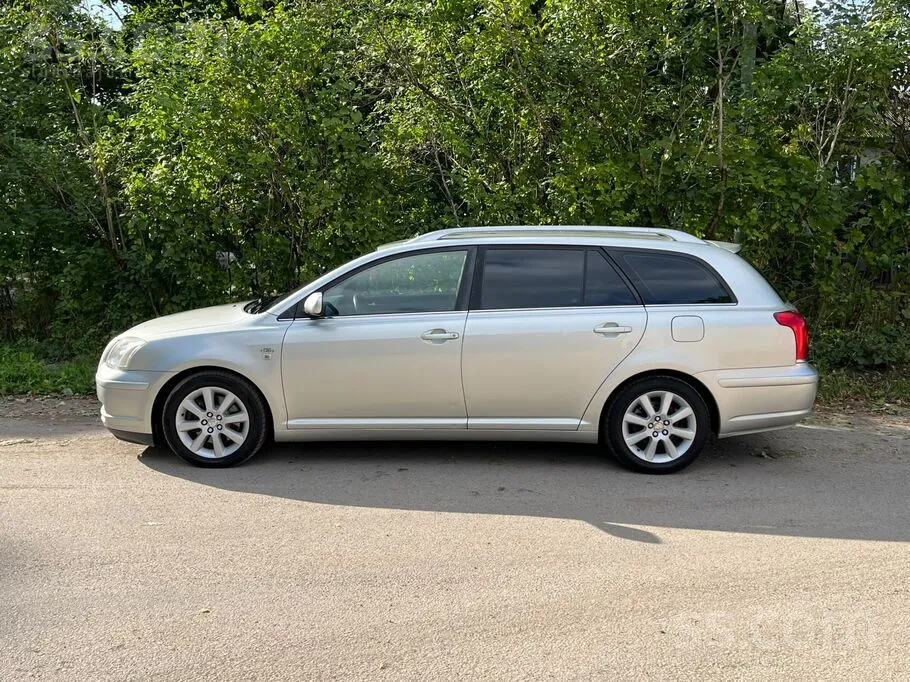 Toyota Avensis 2005 photo 2