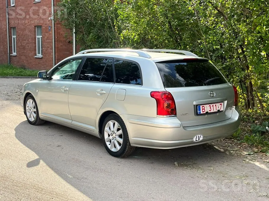 Toyota Avensis 2005 photo 3