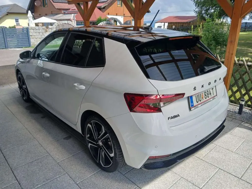 Skoda Fabia 2023 photo 3