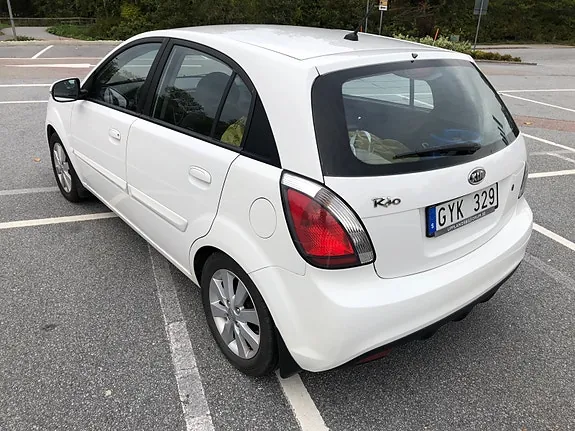 Kia Rio 2010 photo 5