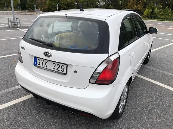 Kia Rio 2010 photo 4