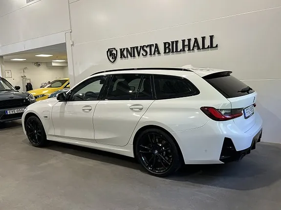 BMW 330E 2023 photo 2