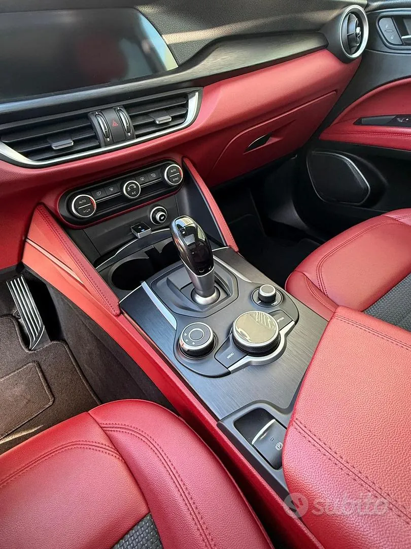 Alfa Romeo Stelvio 2018 photo 2