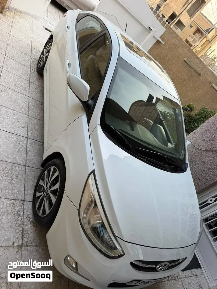 Hyundai Accent 2017 photo 2