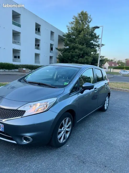 Nissan Note 2014 photo 2