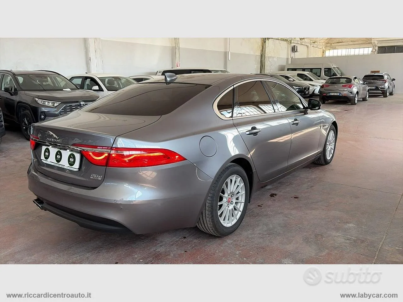 Jaguar Xf 2020 photo 3