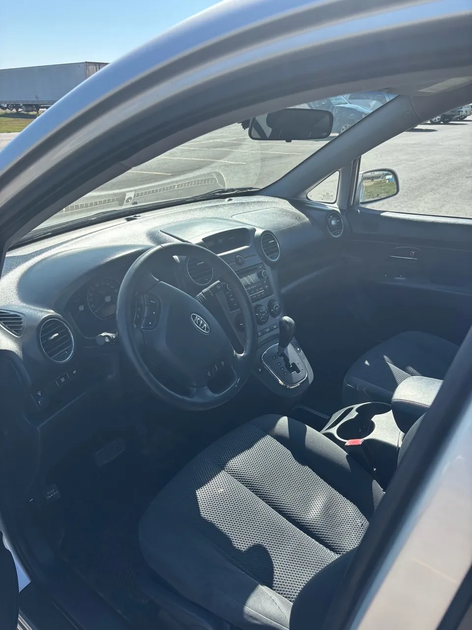 Kia Rondo 2012 photo 3