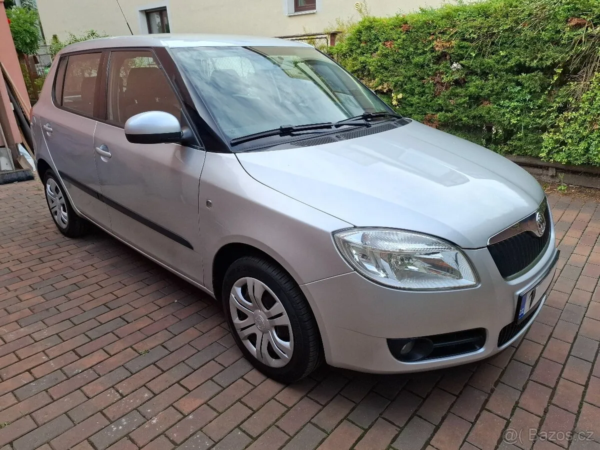 Skoda Fabia 2007 photo 2