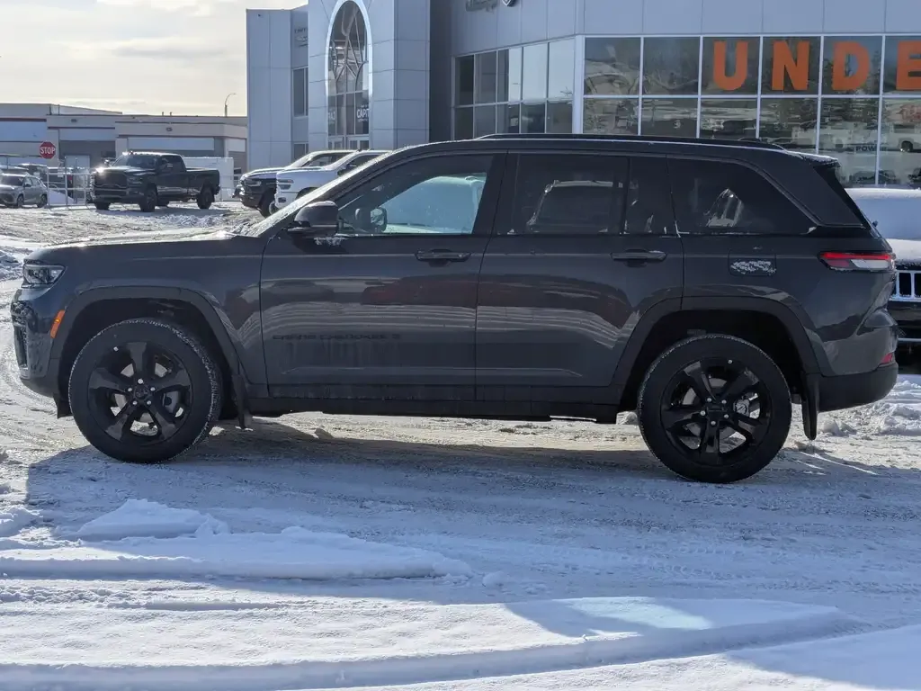 Jeep Grand Cherokee 2026 photo 5