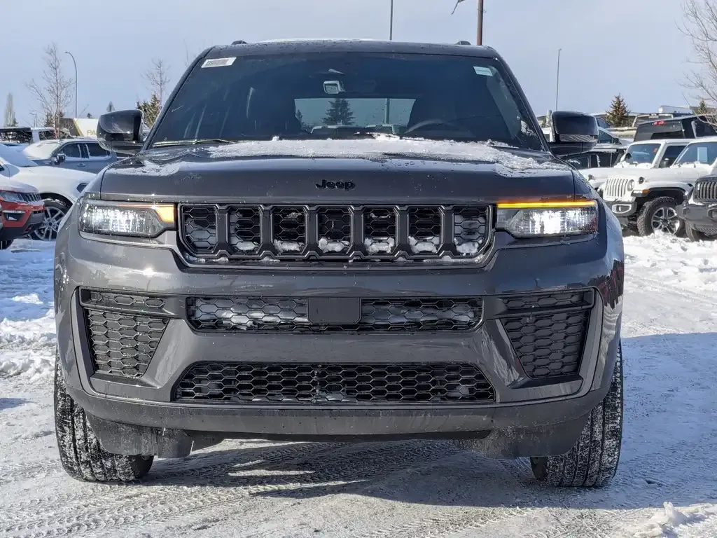 Jeep Grand Cherokee 2026 photo 3