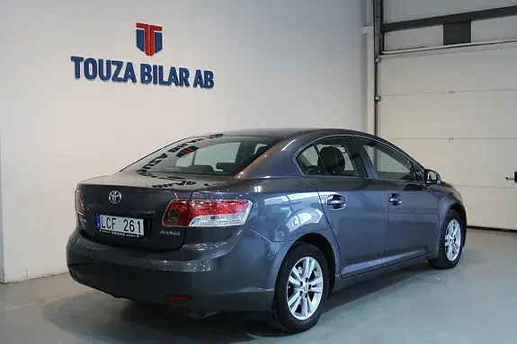 Toyota Avensis 2010 photo 2