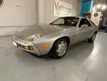Porsche 928 1982 photo 2