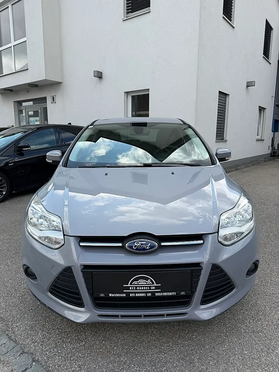Ford Focus 2012 photo 2