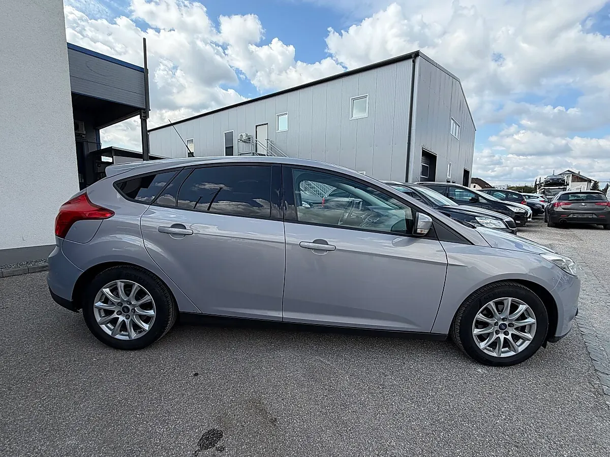 Ford Focus 2012 photo 3