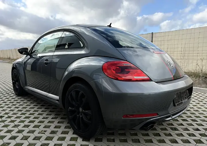 Volkswagen Beetle 2011 photo 2
