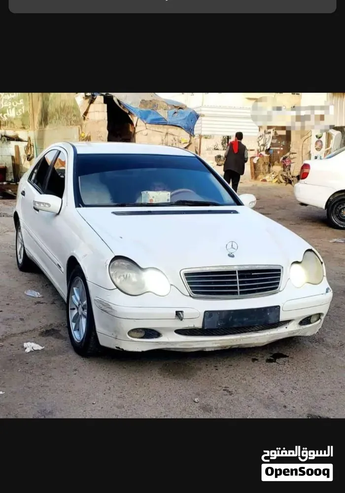 Mercedes-Benz C-Class 2004 photo 2
