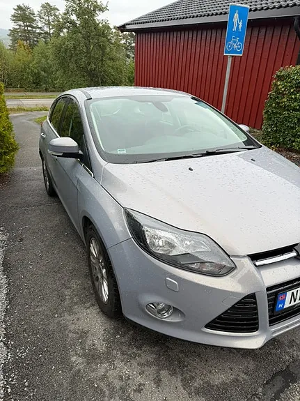 Ford Focus 2011 photo 2