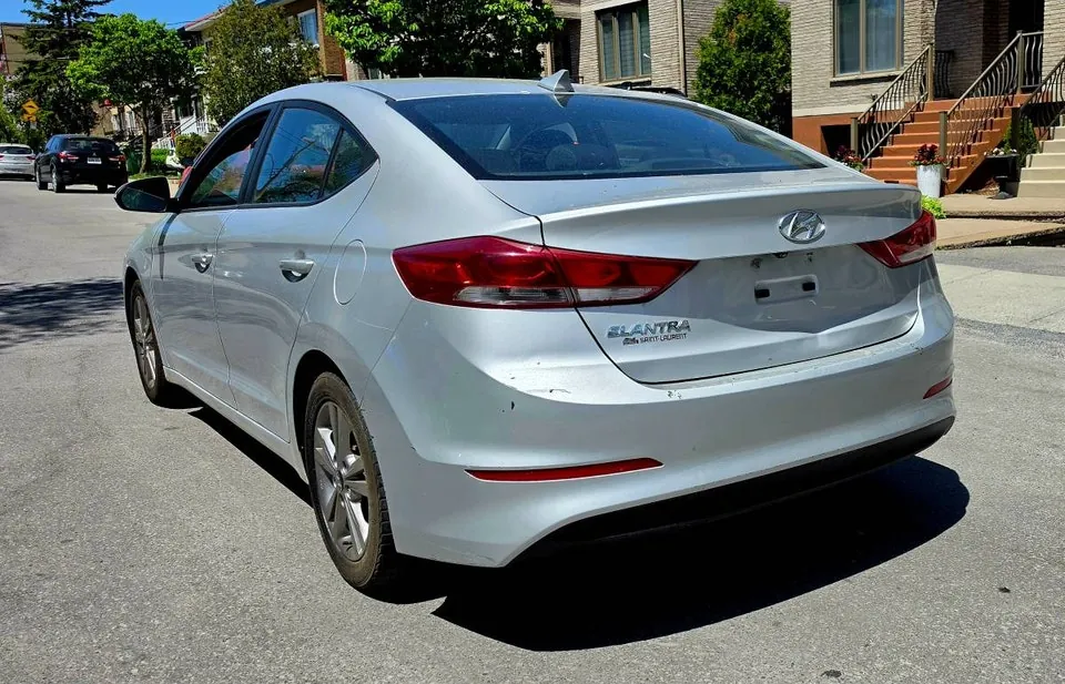 Hyundai Elantra 2018 photo 3