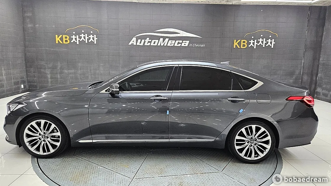 Genesis G80 2017 photo 2