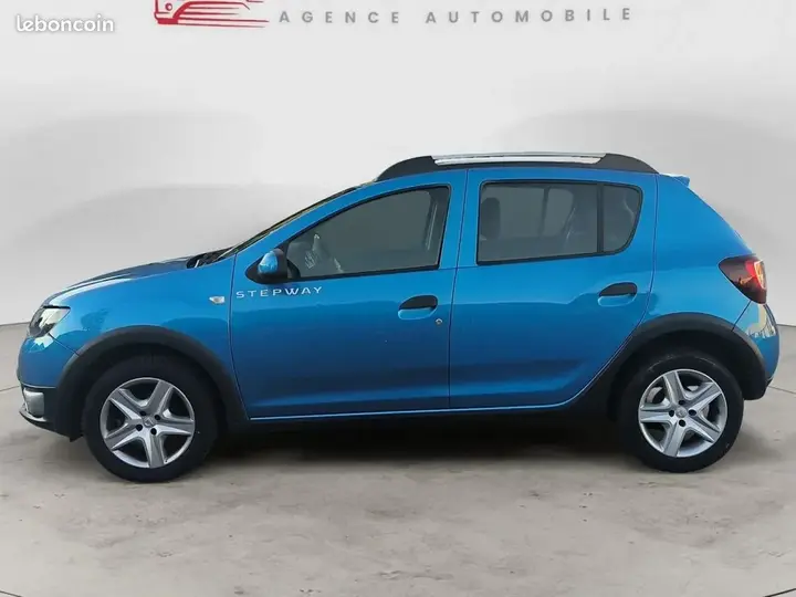 Dacia Sandero 2015 photo 2