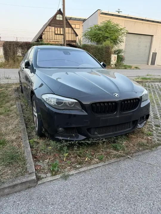 BMW 5 Series 2010 photo 2